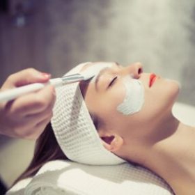 cosmetic-and-massage-treatment-at-wellbeing-saloon-VMSQAJ5