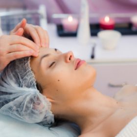 young-beautiful-and-healthy-woman-in-spa-salon-tra-CEH5B8D